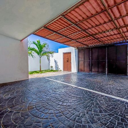 Villa Moderna Con Alberca, Gimnasio Y Cochera Меріда Екстер'єр фото